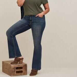 Torrid Luxe Slim Boot Jeans Women’s 18R Mid Rise Stretch Bootcut Dark Wash NWT